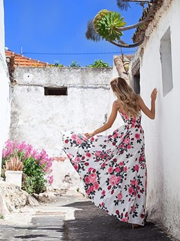 Sukienka długa dwa rozcięcia kwiaty biały