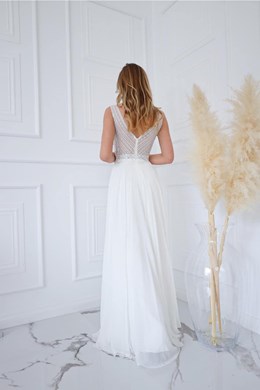 Sukienka długa zdobiona góra kryształki biała