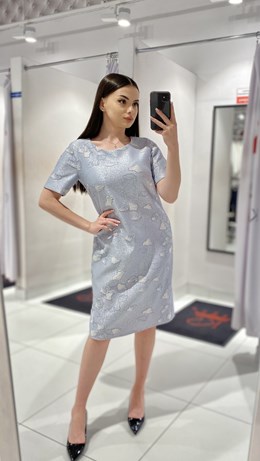 Sukienka krótka rękawek połysk srebro/biel