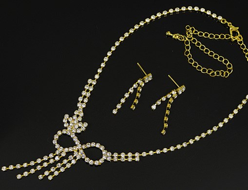 Komplet naszyjnik z kolczykami