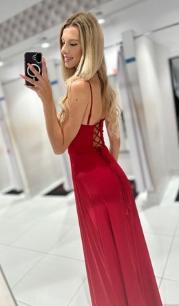 Sukienka długa rozkloszowana dekolt woda czerwień