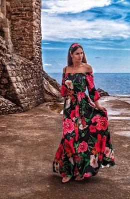 Sukienka długa długi rękaw kwiaty czerń