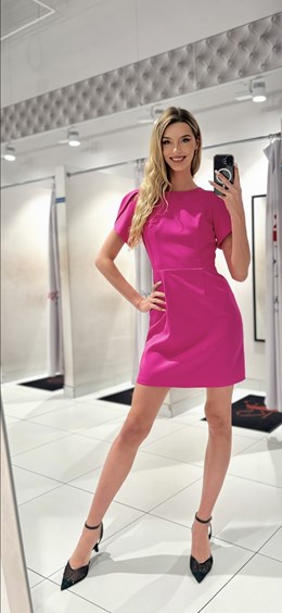 Sukienka krótka guziczki wycięcie plecy fuksja