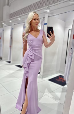 Sukienka długa falbana koraliki ramiona lila