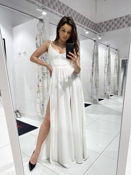 Sukienka długa prosta dwa rozcięcia biel