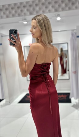 Sukienka długa dopasowana gorset róża bordo