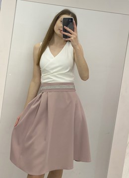 Sukienka krótka pasek ozdobny biały/róż