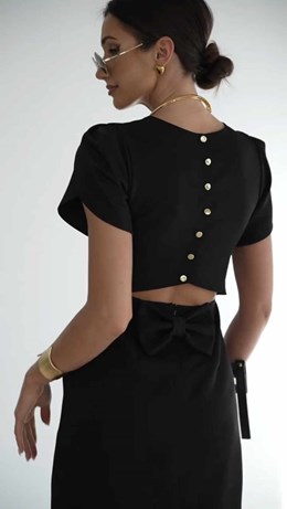 Sukienka krótka guziczki wycięcie plecy czerń