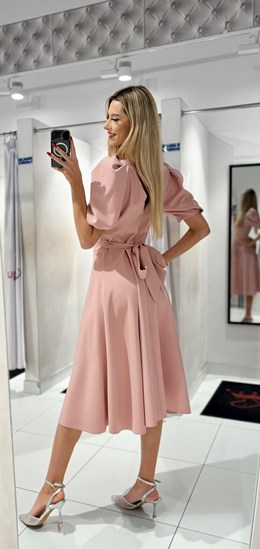 Sukienka midi 3/4 rękawek wiązanie plecy pudrowy