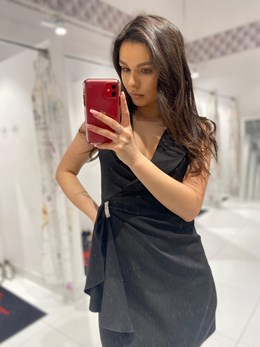 Sukienka krótka dekolt kołnierz czarny