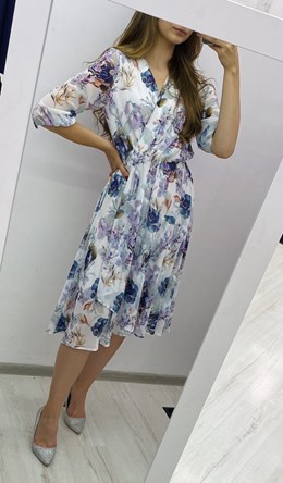 Sukienka midi długi rękaw pasek kwiaty biel/błękit