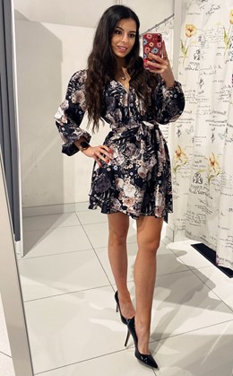 Sukienka krótka długi rękaw kwiaty całość czarny