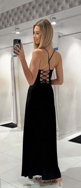 Sukienka długa wiązanie plecy połysk czerń