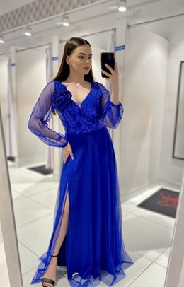 Sukienka długa cekiny tiul rękawy róże chaber