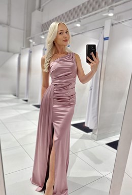 Sukienka długa na jedno ramię wrzos