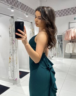 Sukienka długa dopasowana z ogonkiem zielony