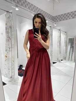 Sukienka długa szerokie ramiączka burgund