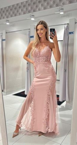 Sukienka długa gorset rybka haft pudrowy róż