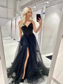 Sukienka długa tiul dekolt cekiny ramiączka czerń