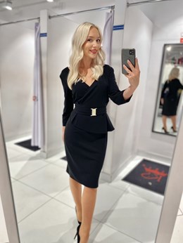 Sukienka krótka dopasowana rękaw pasek mat czerń