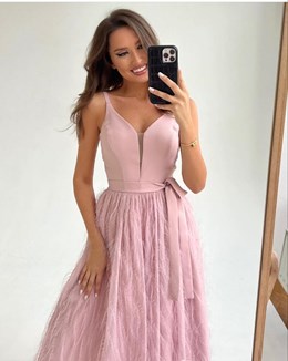 Sukienka midi ramiączka zdobiony dół róż