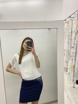 Sukienka krótka zdobienie pas biel/granat/srebro