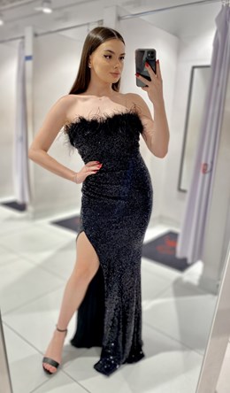 Sukienka długa cekiny marszczenie pióra czerń