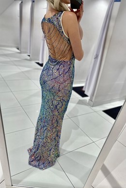 Sukienka długa cekiny odkryte plecy niebieski