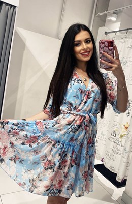 Sukienka krótka falbana kwiaty rękawek błękit