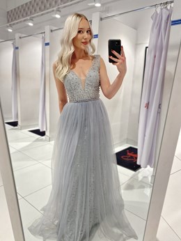 Sukienka długa tiulowa ozdobna góra srebrny