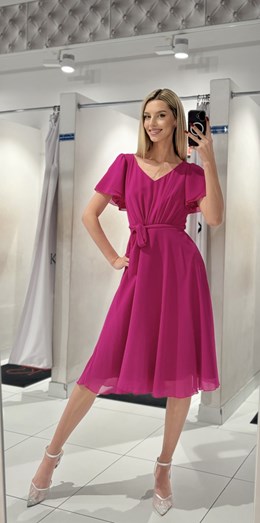 Sukienka krótka rękawek pasek połysk fuksja