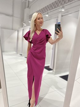 Sukienka długa dopasowana falbana rękaw fiolet