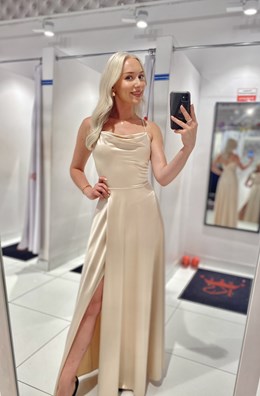 Sukienka długa satynowa wiązanie szyja krem