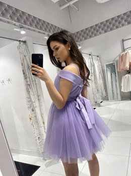 Sukienka krótka opadające ramiona tiul fioletowy