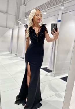 Sukienka długa dopasowana ozdobny dekolt czerń